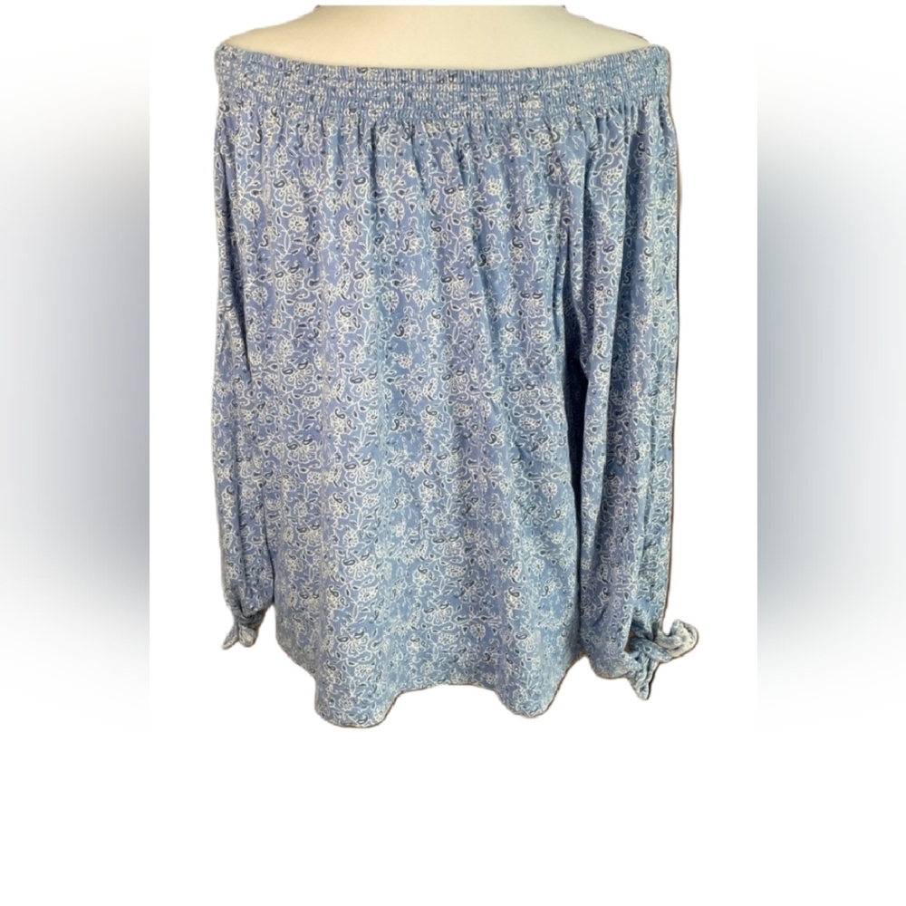Chaps Off the Shoulder Blue & White Paisley Print top, Sz M, NWT